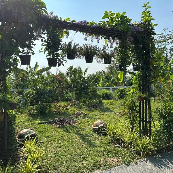 Sutalawadee Resort, hotel in Ban Prasat
