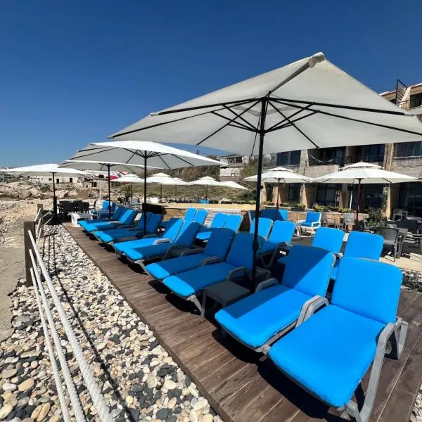 Golden Stone Beach, hotel in Halat Byblos