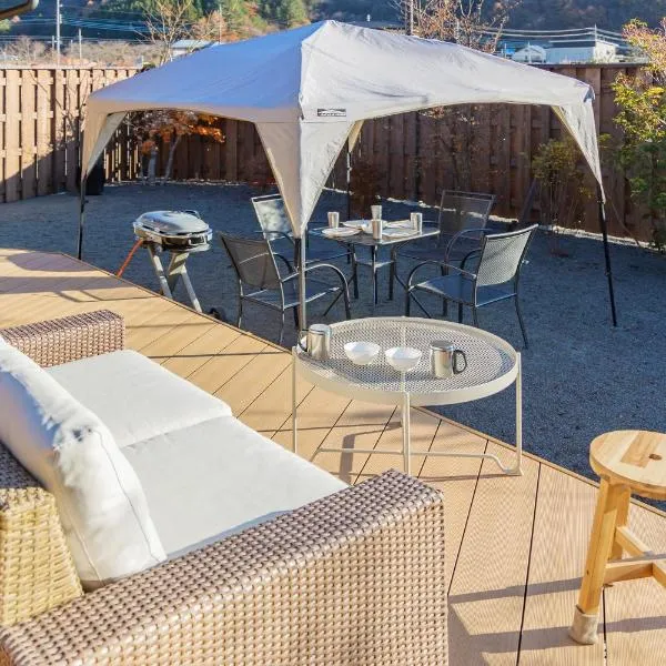 河口湖ベースキャンプ登り坂, hotel v destinaci Fudžikawagučiko