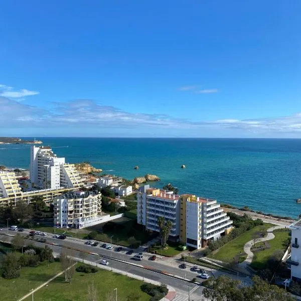 Sunrise SeaView Apartment 8 floor - Torre Verde 3 Castelos, hotel in Portimão