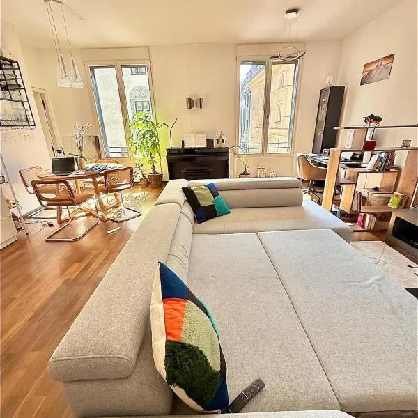 Luxury apartment in top location at Marienplatz with home cinema, khách sạn ở München