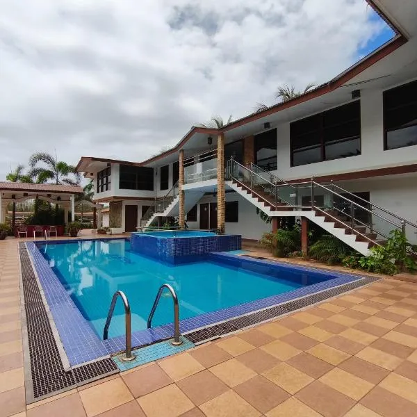 AlSafina Kijal Beach Resort & Restaurant, hotel in Kijal