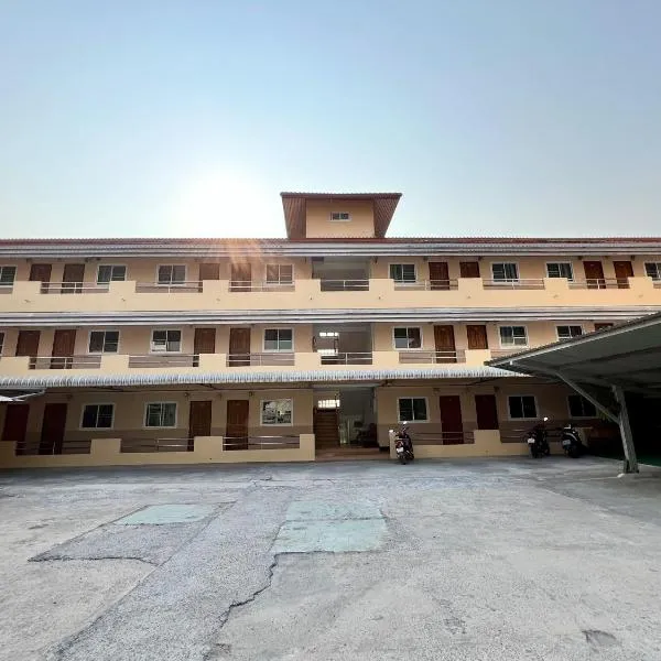 Jamjuree Place, hotel in Ban Si Than