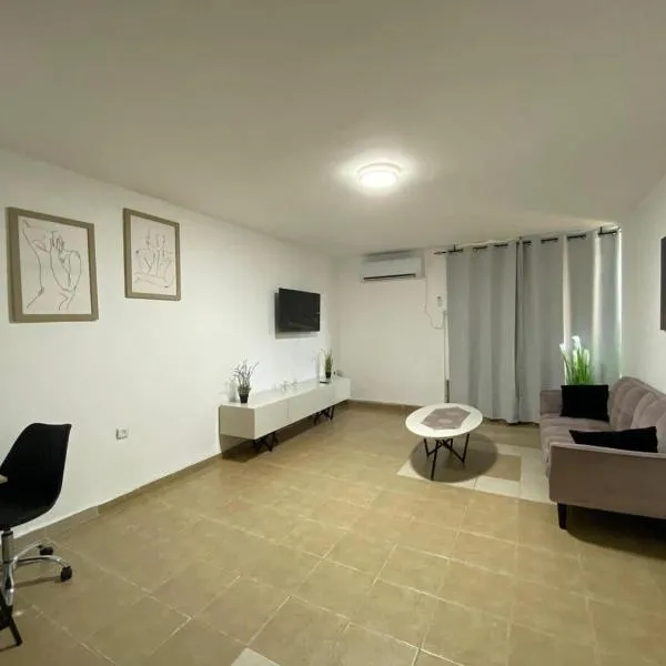 cleean house, hotel v destinaci Safed