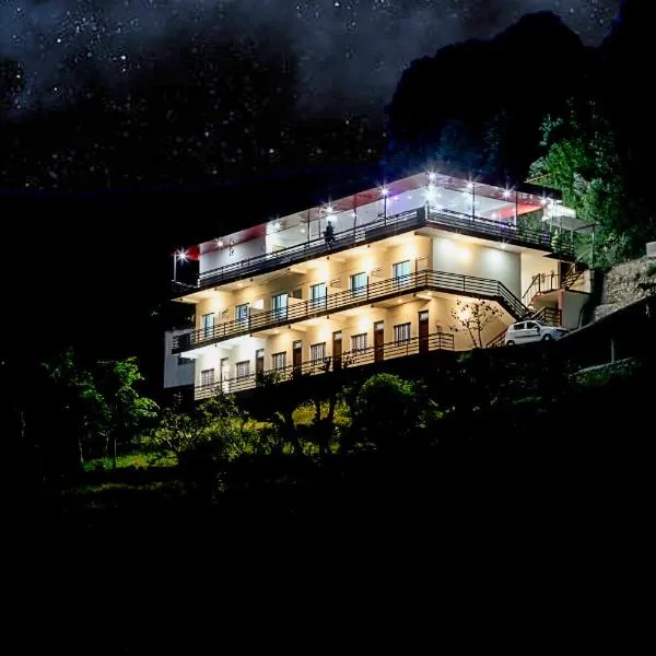 LA Riqueza Sushanti Retreat - Mountain View Rooms with Balcony # Pure Veg Restaurant # Jain Food Available # Parking # Customer's choice Hotel, hotell sihtkohas Gupta Kāshi