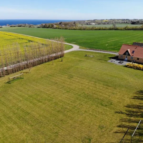 Solhjem Bornholm - sea view - big garden, hotell i Gudhjem
