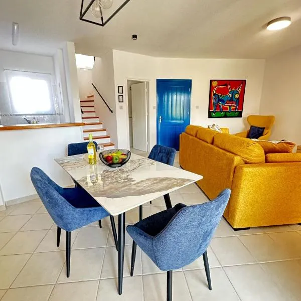 Two Bedroom Marsefino Amazing Townhouse-Apartment, hotel in Paphos City
