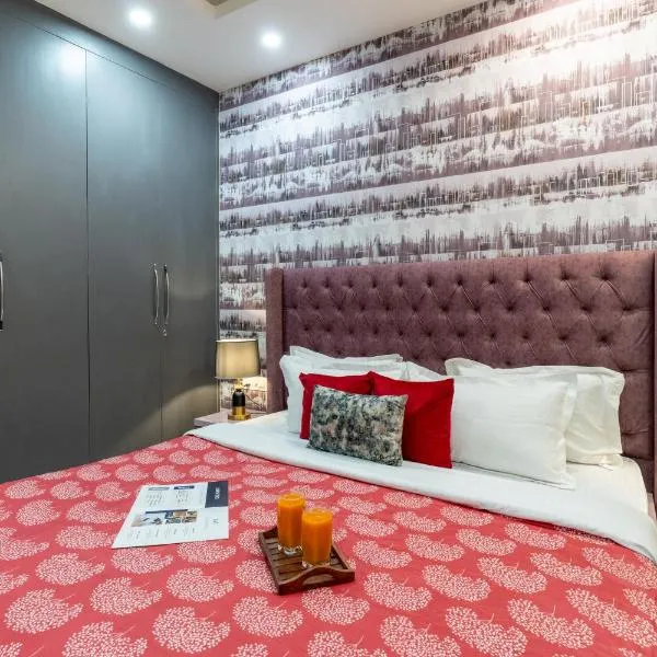 Homlee-Anupam 3BHK-Lift-Parking-Saket-Max Hospital, hotel v Novém Dillí