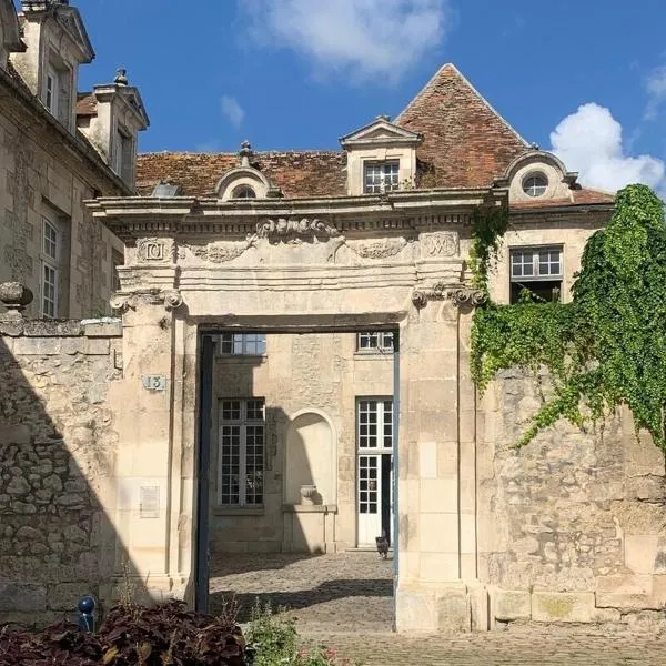 La Maison Saint Joseph, hotel en Crépy-en-Valois
