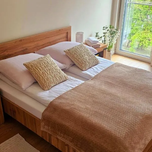 Apartament na Kolarskiej, khách sạn ở Ostrów Mazowiecka