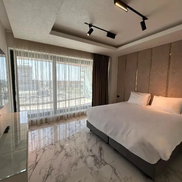 Crowne Apartments, готель у Мамаї