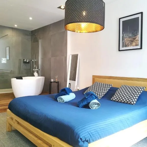 Elegant Apartment in the Heart of Chantilly Just Steps from the Château, hotel in Chantilly