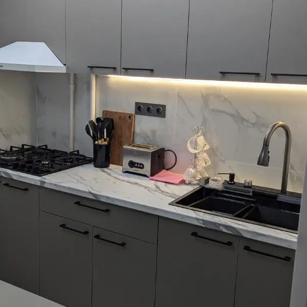 3 комн квартира в центре у Каныбека, hotel in Bishkek