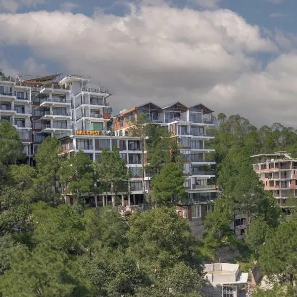 Mountain Breeze Hill Crest Luxury Apartments, hotel v destinaci Dharampur