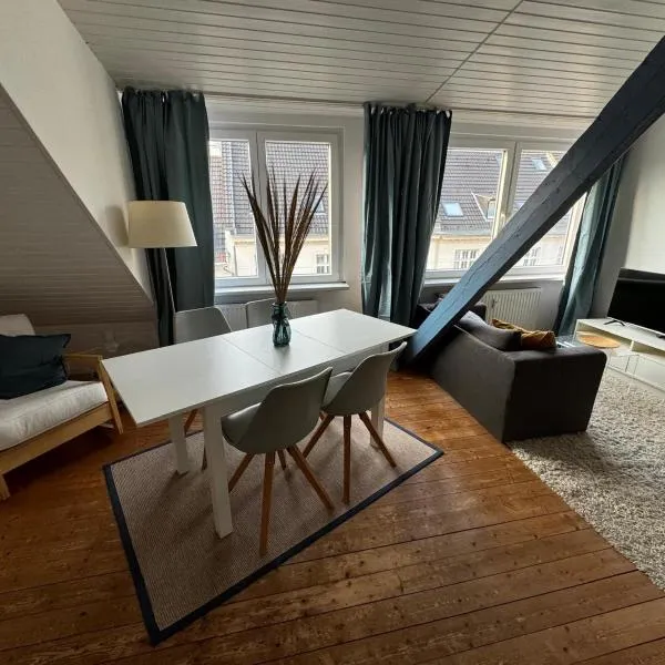 Cosy & central flat near Düsseldorf center, hotel in Düsseldorf
