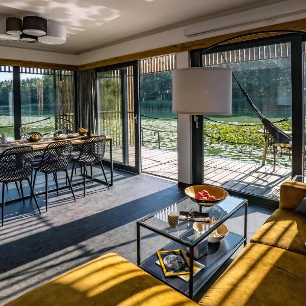 Water Hideout - Floating Villas in Wild Nature, hotell sihtkohas Nowawieś Zbąska