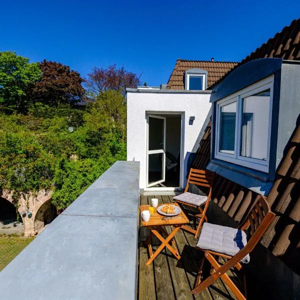 Ferienwohnung mit Sonnenbalkon & Parkplatz, hotel v mestu Neustadt an der Weinstraße