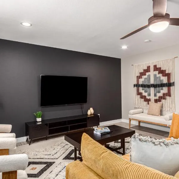 3BR Southwest Modern Haven - Old Town，位于斯科茨的酒店