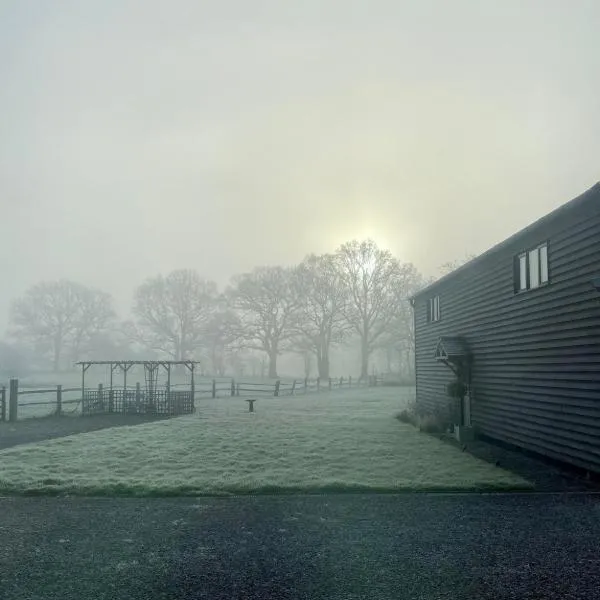 Countryside Barn Close to Kent Vineyards, ξενοδοχείο σε Headcorn