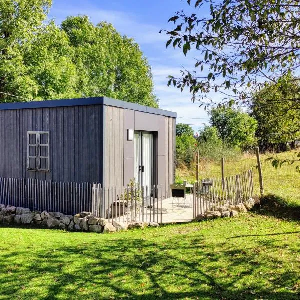 L'Oustalou - Tiny house en Aubrac - vue panoramique sur la nature, khách sạn ở Aumont-Aubrac