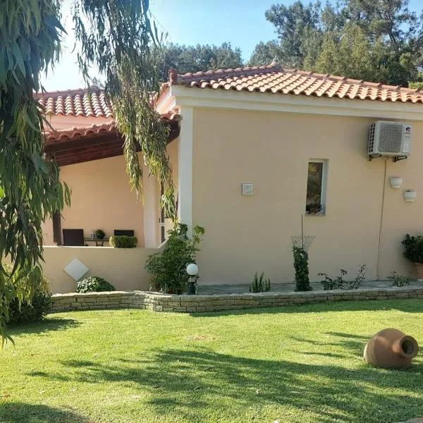 Kerkis View House, hotel v mestu Karlovasi