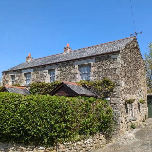 Swift Cottage, hótel í Mawgan in Meneage