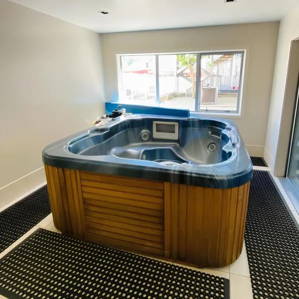 Wanaka Apartment Pool Spa Sauna Walk to Town, hotel di Wanaka