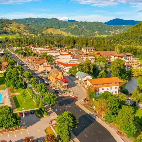Snowstorm Studio at Icicle Village with pool and hot tub, hotel in Leavenworth