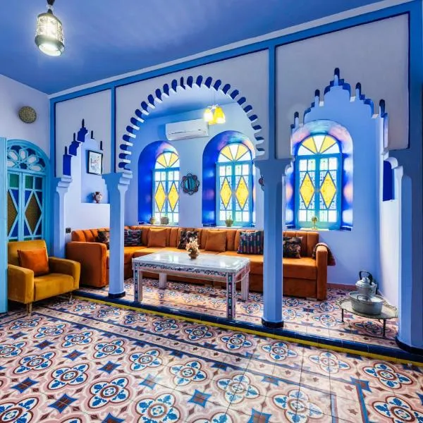 Splendid traditioanal house in the main square, hotel i Chefchaouene