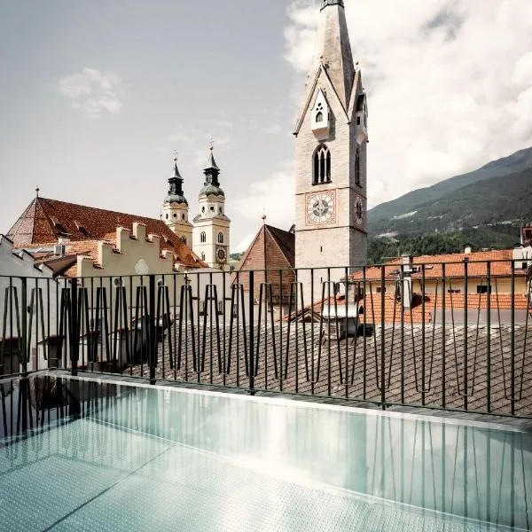 ADLER Historic Guesthouse, hotel Bressanonéban
