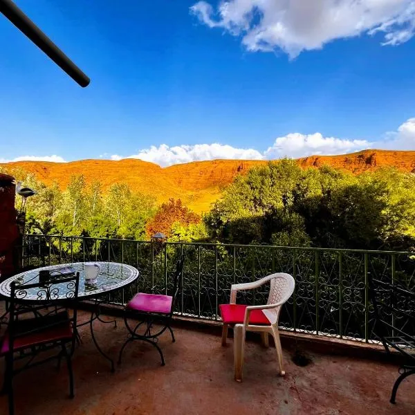 DAR Moha dades, hotel in Aït Ougliff