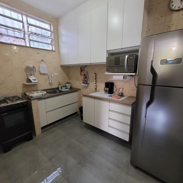 casa em rua tranquila a 200 metros do agito do Rio Vermelho e praia - Foto 4