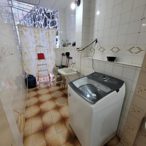 casa em rua tranquila a 200 metros do agito do Rio Vermelho e praia - Foto 3