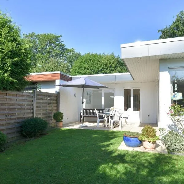 Am Schoor Bungalow 12, Hotel in Grömitz