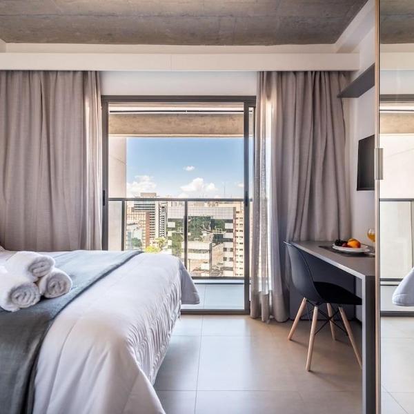 BHaus Paraíso On Paulista - Studio com Varanda e Vista Incrível 14o andar - ao lado do Metrô Paraíso - Estacionamento pago no prédio - Academia - Lavanderia Omo - OP4