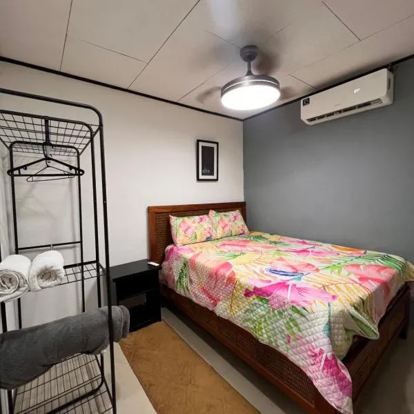 Apartamentos zohe, hotel in Herradura