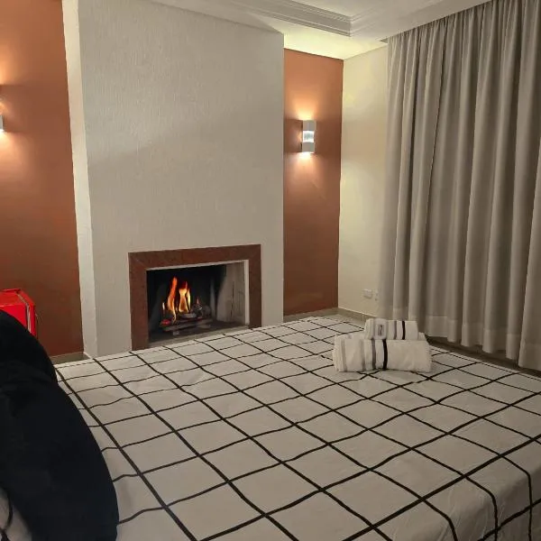 Hospedagem Central CWB, hotel v destinaci Curitiba