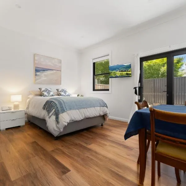 Charming Studio for Two in the Heart of Bathurst, hotel i Bathurst