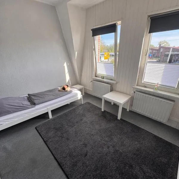 Zimmer Stadt Norden nähe Bahnhof und ZOB, hotel in Norden