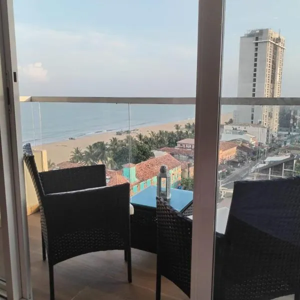 Ocean Breeze Sea View Apartment, hotel in Negombo