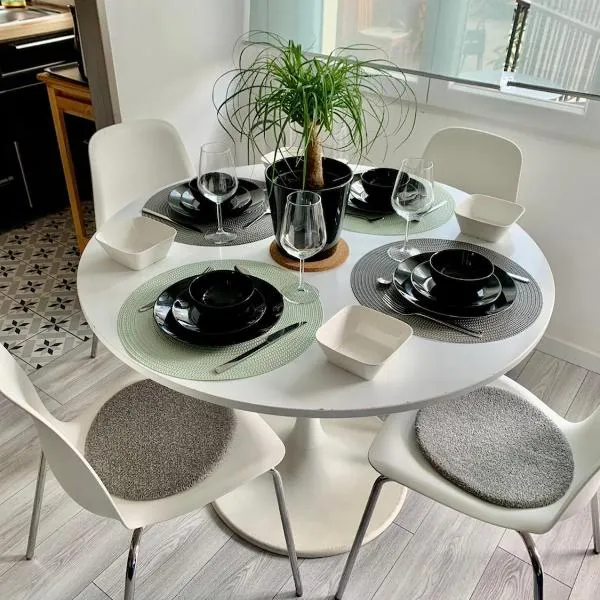 Appartement de charme, Maison des examens, Paris ligne 14, hotel in Gentilly