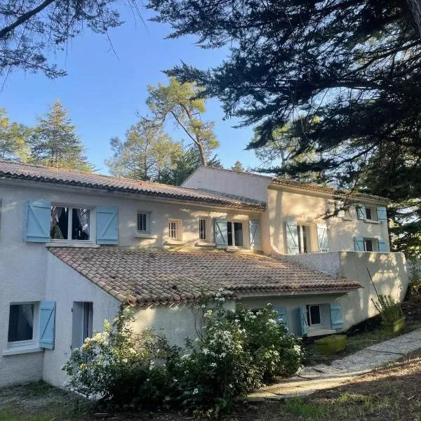 La Cachette d'Oona, hotel v destinaci Saint-Jean-de-Monts