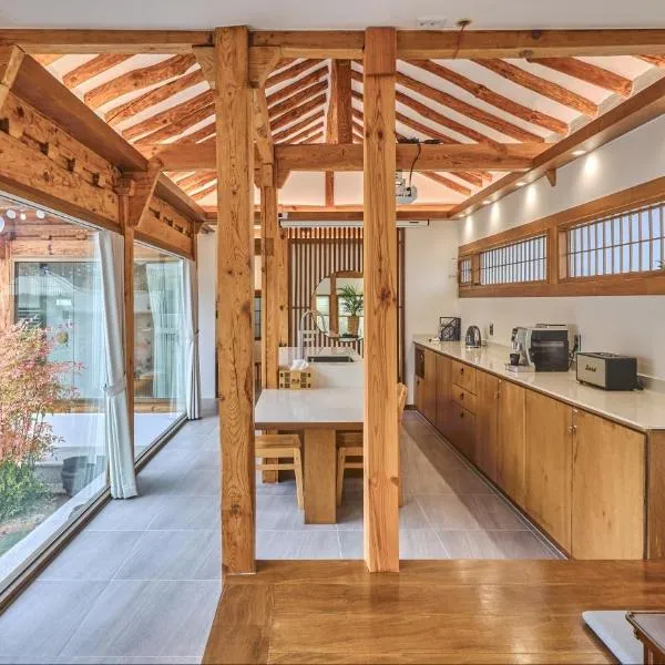 Korean Chalet 소연정 Hanok stay, ξενοδοχείο σε Andong