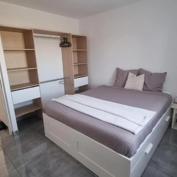 Villa familliale Mornas 4 chambres, hotel in Mornas