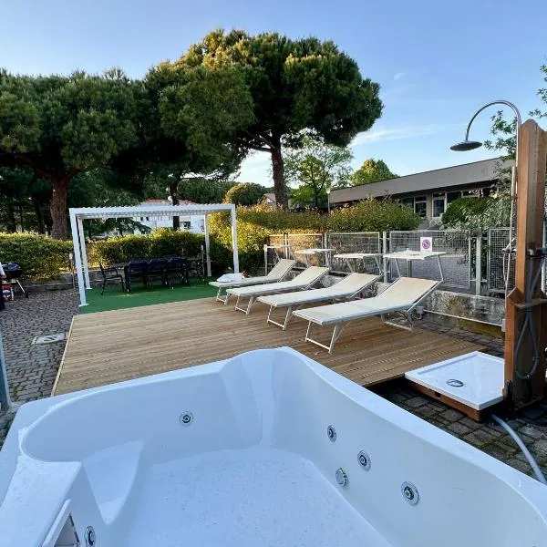 Apt Nettuno - Relax Privè - 3 Bedrooms - 2 Baths - AC - Parking - Wifi, hotel i Cervia