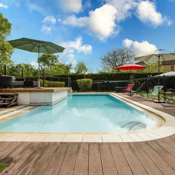 Maloan, gite avec piscine, hotel di Saint-Julien-de-Lampon