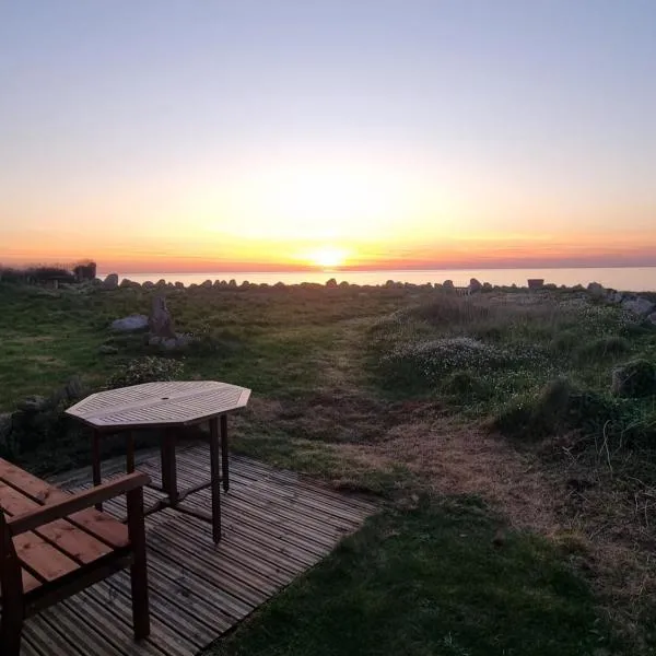 Refuge Kreiz An Avel - Plage de Pors Carn - Pointe de la Torche - Vue mer - Sea View - Meerblick - 4 Pers, hotel in Penmarch