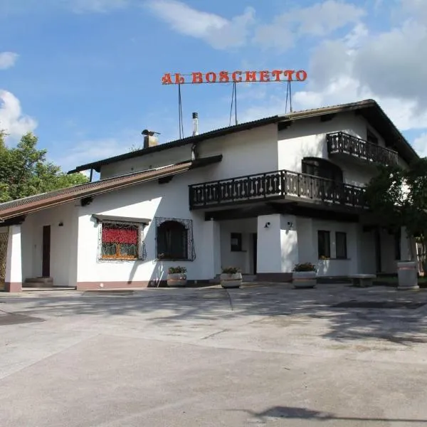 Al Boschetto Rooms, hotel v destinaci Puos dʼAlpago