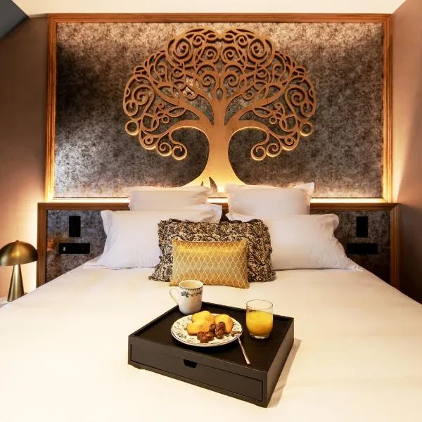 Logis Hôtel Jeanne & Jules Hôtel Spa et Restaurant, hotel v destinaci Rostrenen