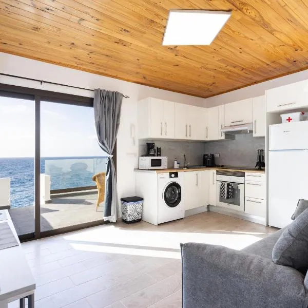 Home2Book Serene Stay & Sea View Terrace in Arico, hotel sa La Mareta